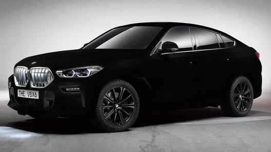 Чернее некуда: новый BMW X6 окрасили в самый черный цвет в природе