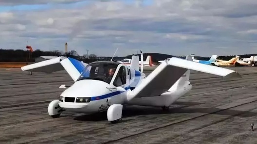 Фантомас обзавидуется: китайцы взялись за выпуск летающих автомобилей Terrafugia