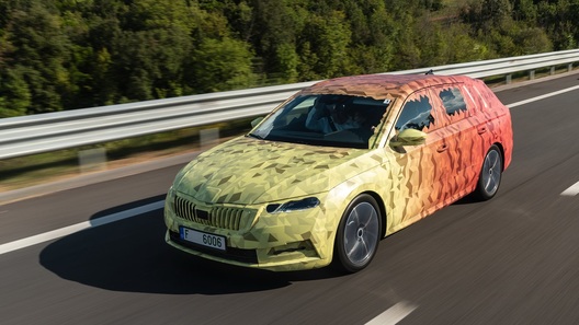 Новая Skoda Octavia: подробности о технике