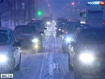 На челябинской трассе 6 машин застряли в снежном плену