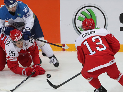 Хоккеисты сборной Дании переиграли соперников из Казахстана