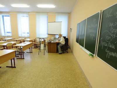 Директор московской школы №57 после скандала просит о замене