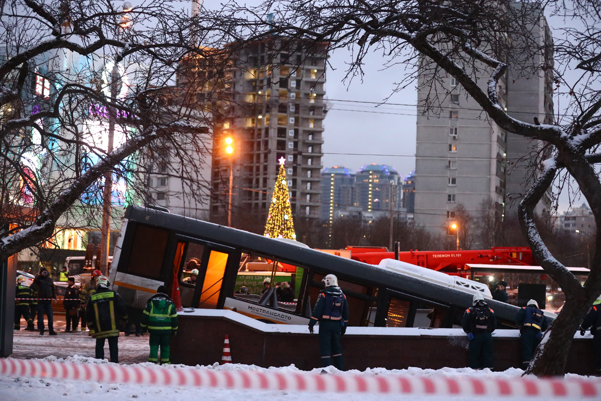 у метро славянский бульвар