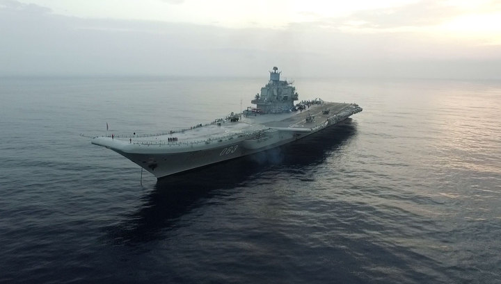 Российский авианосец "Адмирал Кузнецов" включили в рейтинг худших авианосцев в мире