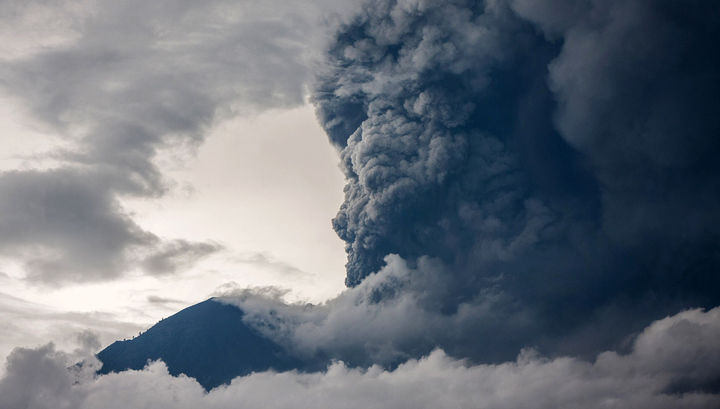 Извержение вулкана на Бали отменило несколько авиарейсов