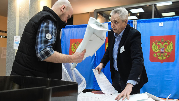 В Москве закрылись избирательные участки