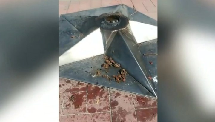 Пьяные вандалы приготовили шашлык на Вечном огне в Моздоке