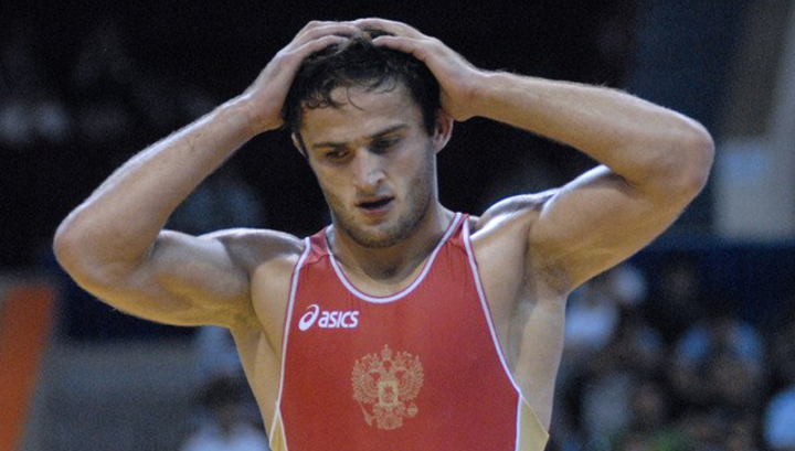 Борец Гаджимагомедов завоевал золото чемпионата Европы в Каспийске
