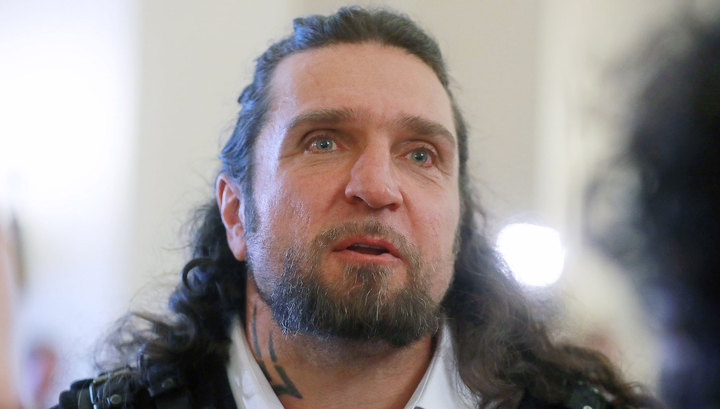 Байкер Хирург впервые ради инаугурации президента надел белую рубашку