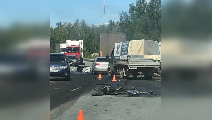 Два человека пострадали в результате столкновения грузовика и легковушки пол Челябинском