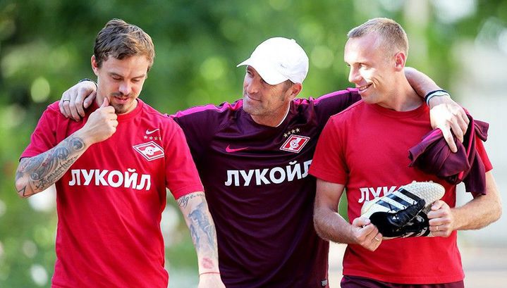Тренер "Спартака" Каррера отстранил Глушакова и Ещенко после скандала с лайками - ElkNews.ru