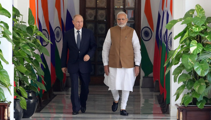 Путин обсудил с Нарендрой Моди ситуацию в Кашмире