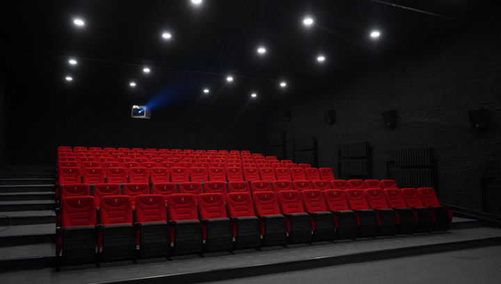 Современный 3D-кинотеатр в Частоозерье назвали в честь Есенина