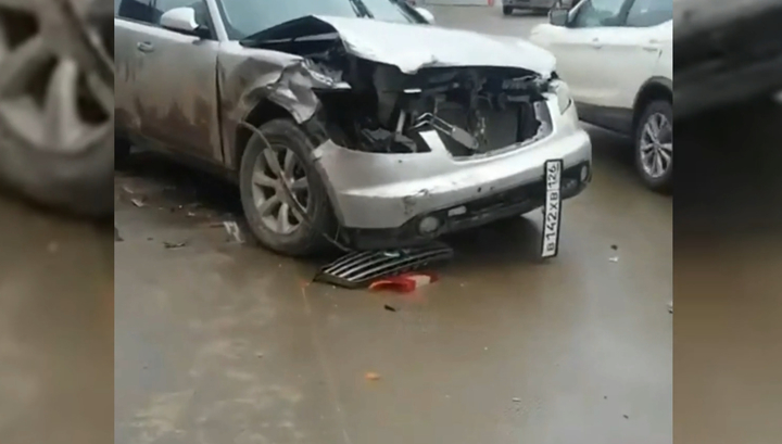 Краснодарский лихач протаранил три машины на только купленной Infiniti