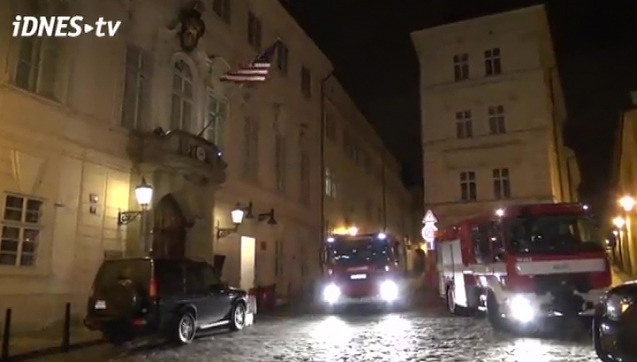 В Чехии американцы не пустили в посольство пожарных, которых сами же вызвали