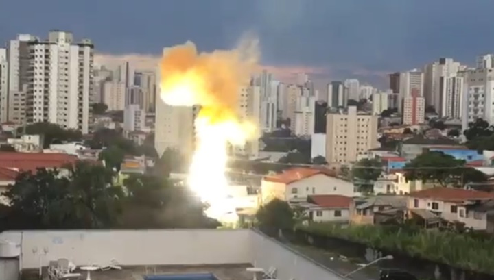 Жители Сан-Паулу запечатлели на видео масштабную аварию на электросетях