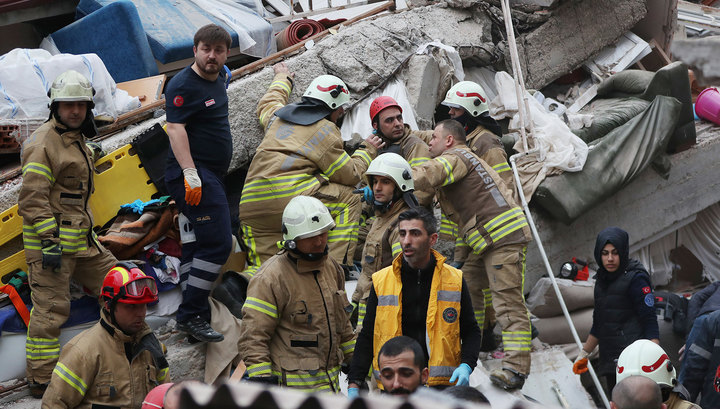 Три этажа рухнувшего дома в Стамбуле были надстроены незаконно