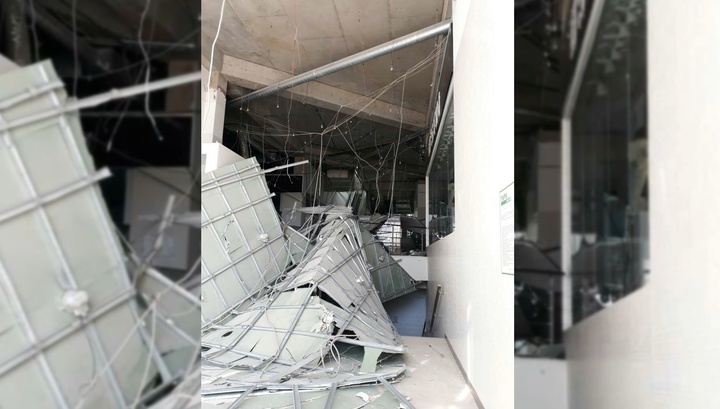 В торговом центре в Подмосковье обрушился потолок