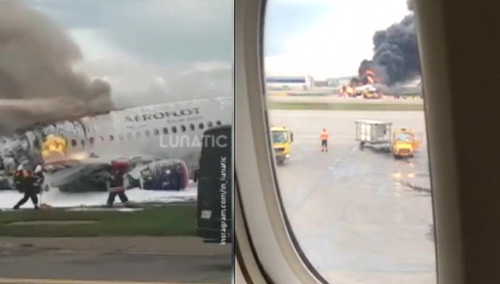 Пассажир SSJ-100 утверждает, что в самолет попала молния