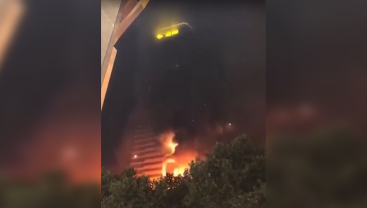 В Китае обгорел 58-этажный небоскреб