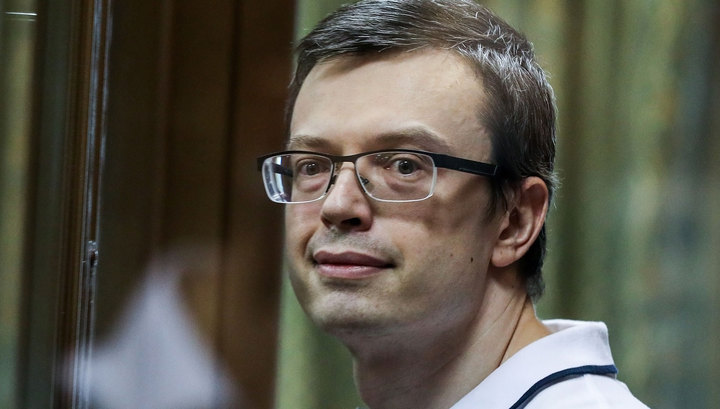 Много планов на будущее: бывший генерал СК, сдавший подельников, вышел на свободу