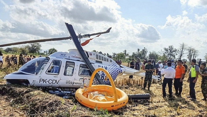 В Индонезии рухнул вертолет с иностранными туристами