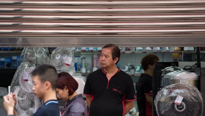 Падение розничных продаж в Гонконге продолжилось в сентябре на фоне протестов