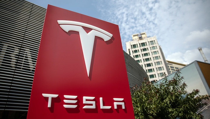Производство электромобилей Tesla приостановлено по всему миру