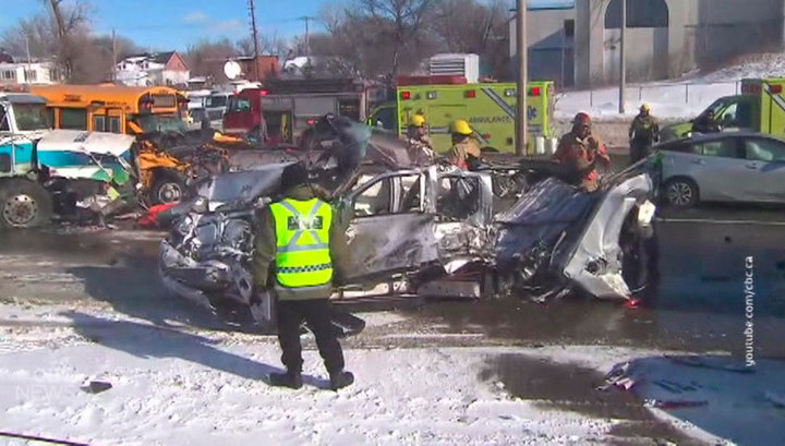 В канадском Монреале два человека погибли в результате ДТП с участием 200 автомобилей