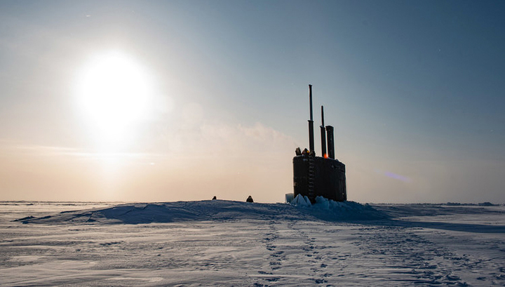 В Арктике сквозь льды всплыла американская атомная подлодка