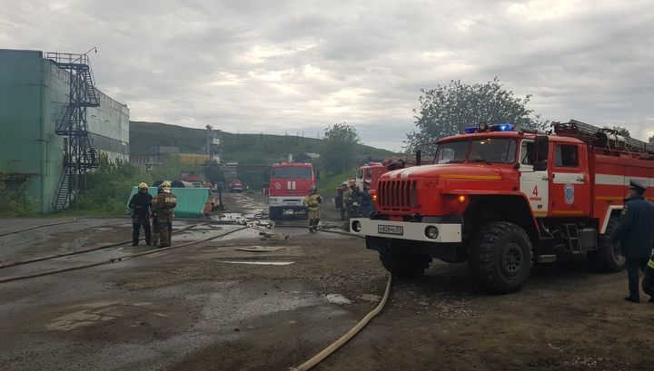 Пожар на складе в Мурманске: пострадавших нет