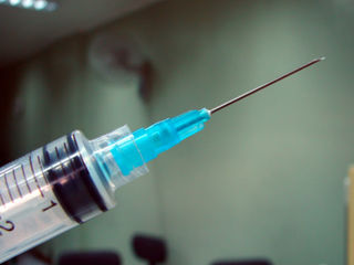 Глава Орловской области рассказал, что некоторые орловцы не хотят вакцинироваться, опасаясь чипирования