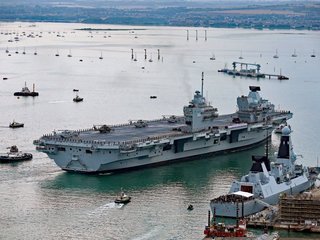 Рядом с авианосцем Queen Elizabeth пройдут учения российских кораблей