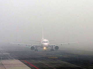 Два пассажирских самолета не долетели до Южно-Сахалинска из-за тумана