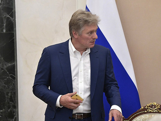 Песков прокомментировал пост сына об аварии, в которой погиб блогер