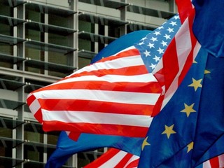 Белый дом: США и ЕС обсуждают новые режимы закупки нефти из России