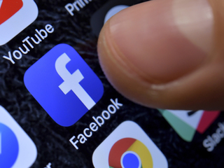 Полное шифрование сообщений в Facebook и Instagram отложили до 2023 года