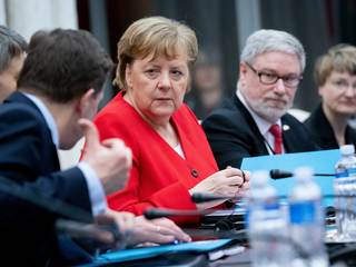 Меркель не хочет односторонних германских санкций против России
