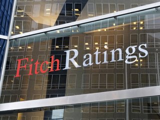Агентство Fitch ухудшило прогноз по рейтингу Великобритании до негативного