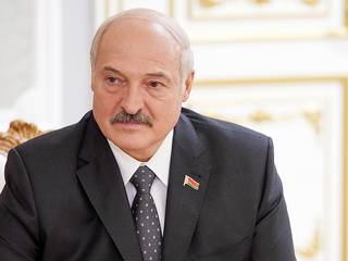 Лукашенко пояснил, почему Западу трудно с ним общаться