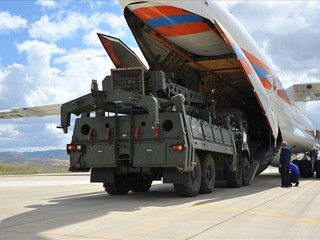 Песков: Турция не высылала российских военных специалистов