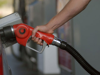 Биржевая цена бензина Аи-95 впервые превысила 60 тысяч рублей за тонну