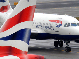 Россия продлила сроки остановки авиасообщения с Великобританией