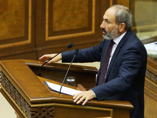 Пашинян отправил в отставку главу Генштаба Армении