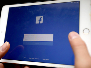 Facebook забанил автора инструмента для массовой отписки от аккаунтов