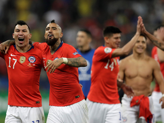 СМИ сообщили о секс-вечеринке игроков сборной Чили на Кубке Америки