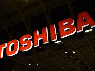 Возобновление работы заводов Toshiba и Samsung поможет уменьшить дефицит чипов