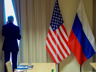 Американские сенаторы предлагают ввести санкции в отношении российских официальных лиц