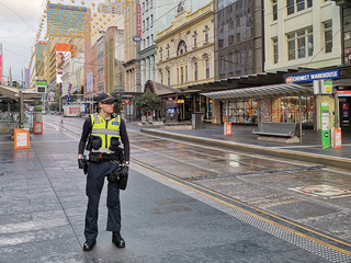 Необъяснимая вспышка: Мельбурн закрыли на очень жесткий карантин