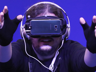 Роскосмос выпустит VR-шлем для виртуального туризма